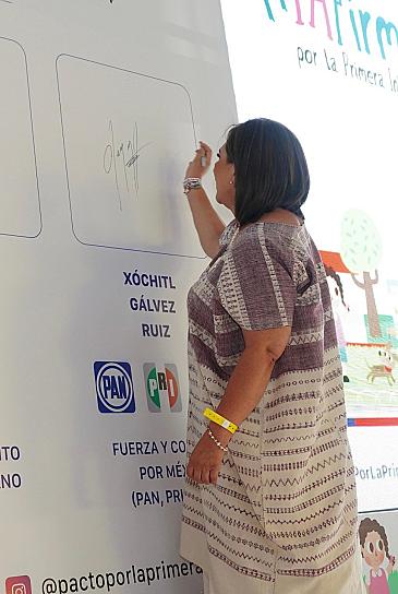 FIRMA XÓCHITL GÁLVEZ PACTO POR LA INFANCIA