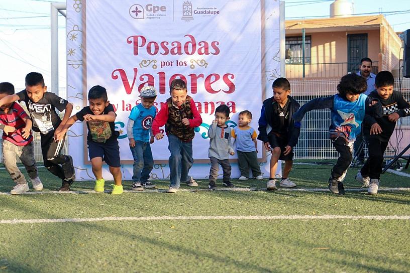 Fomentan valores familiares con posadas navideñas en Guadalupe 