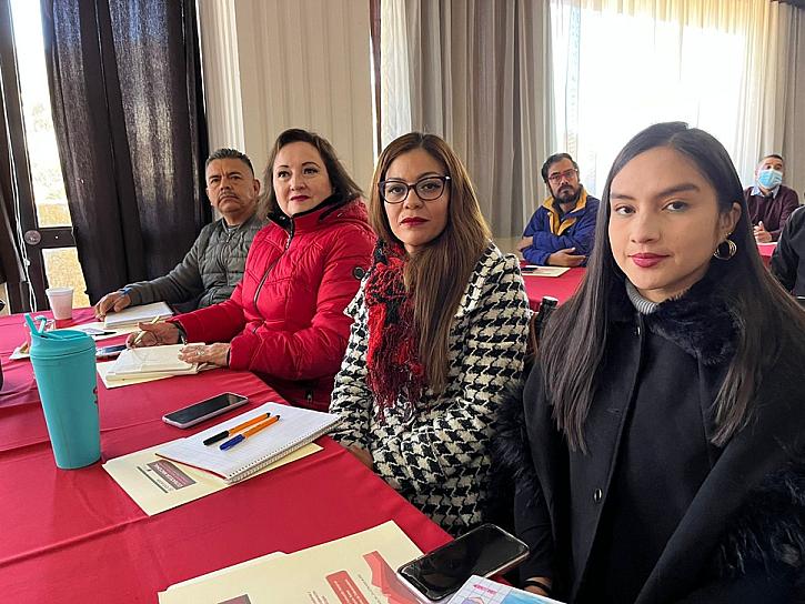 FORMAN A DOCENTES PARA MEJORAR LA EDUCACIÓN EN EL ESTADO
