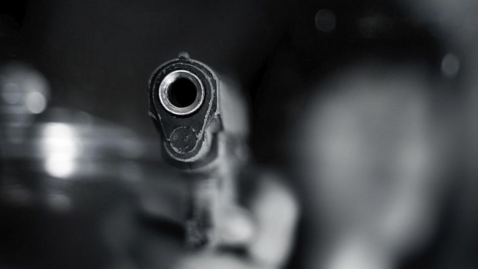 FRENTE A UNA NIÑA DE DOS AÑOS, ACRIBILLAN A UN HOMBRE EN FRESNILLO