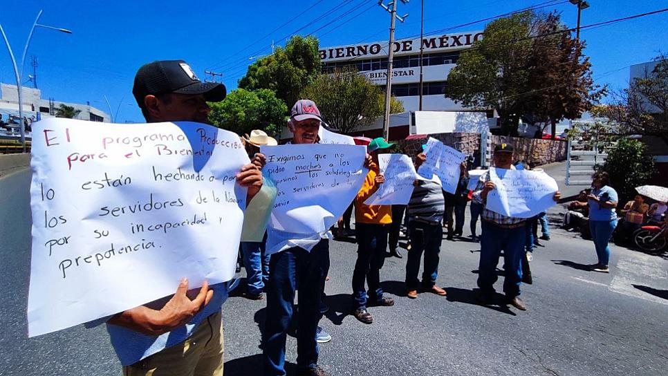 FRIJOLEROS TOMAN EL BULEVAR; REPROCHAN BURLA DE LA FEDERACIÓN 