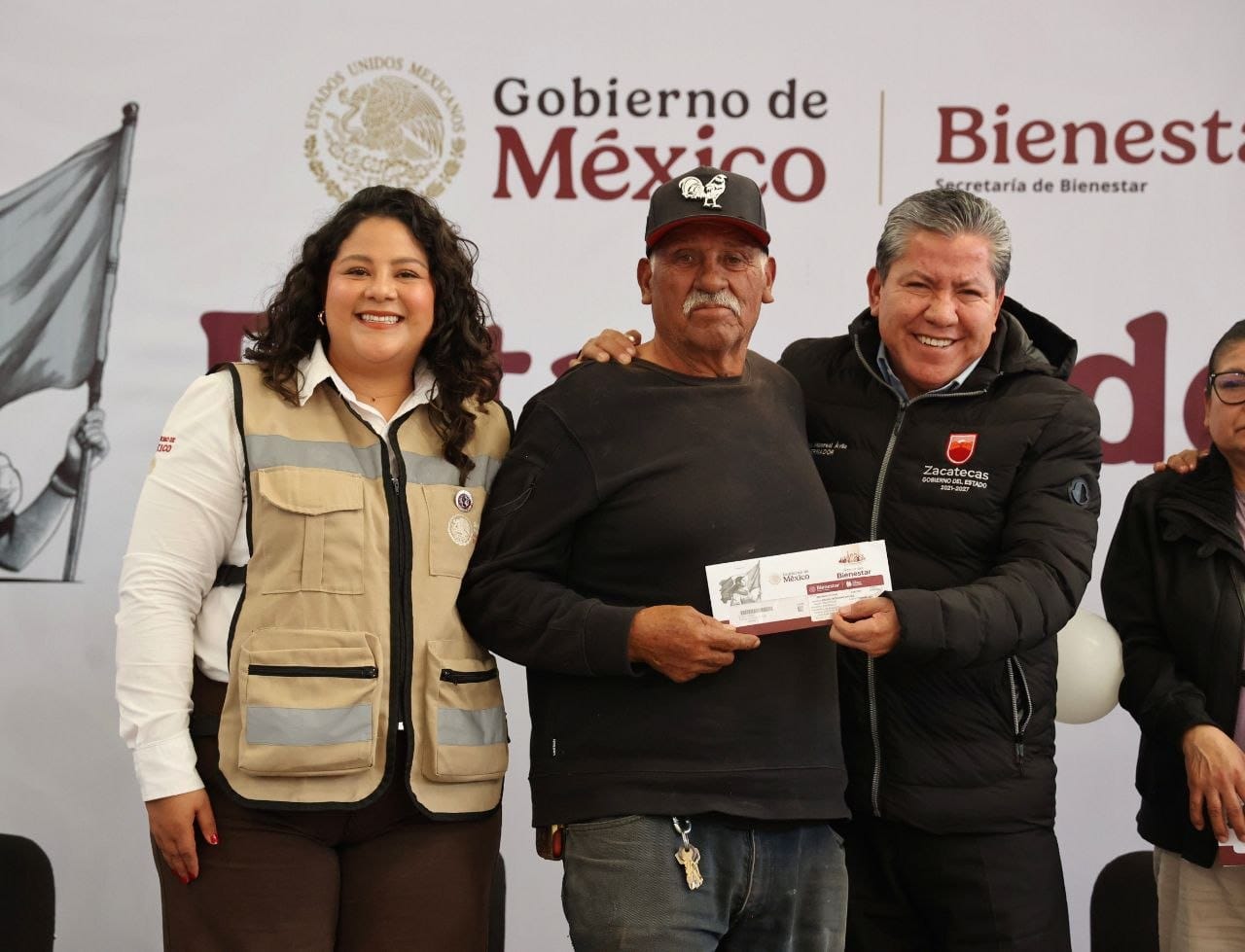 ENTREGA DE MÁS DE 3 MIL TARJETAS DEL BANCO DEL BIENESTAR A NUEVOS BENEFICIARIOS EN ZACATECAS