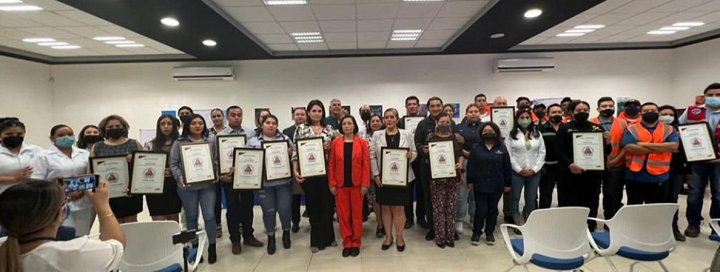 GALARDONA LA CDHEZ A EMPRESAS ZACATECANAS