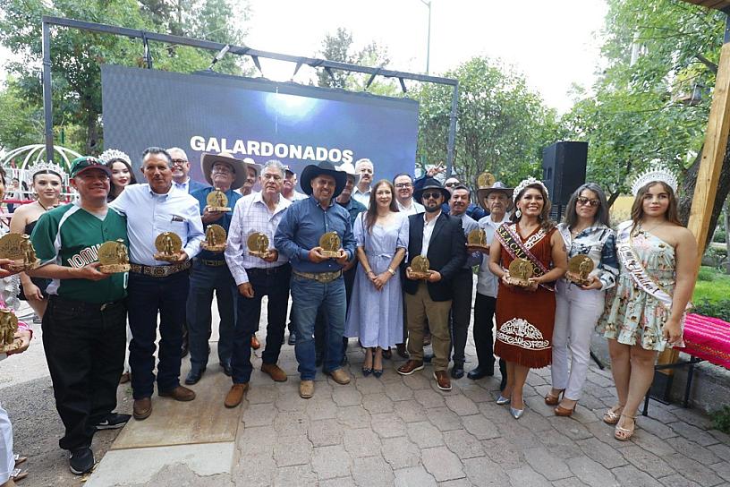 GALARDONAN A LÍDERES MIGRANTES EN JEREZ 