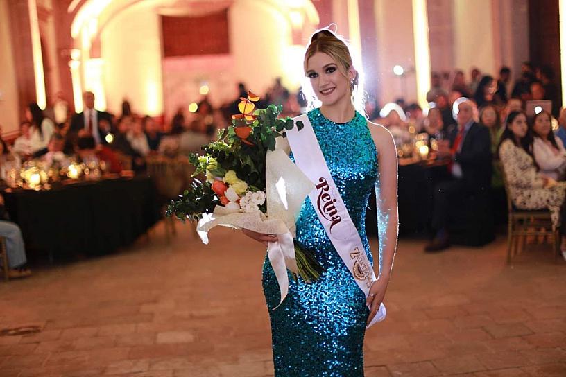 GANA MIROSLAVA LA CORONA DE LA FENAZA