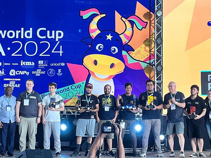 GANAN ZACATECANOS 1ER. LUGAR MUNDIAL EN LA ROBOWORLD CUP FIRA 2024 