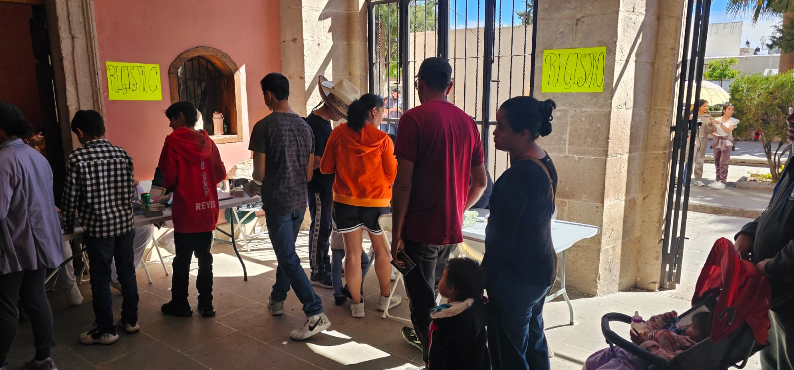 RESPONDEN FRESNILLENSES DE FORMA POSITIVA AL MACROCENTRO DE VACUNACIÓN