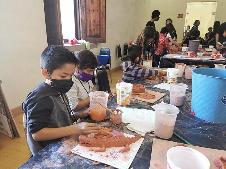 OFRECEN ALUMNOS DE ARTES TALLERES DE ARTES PLÁSTICAS PARA NIÑOS