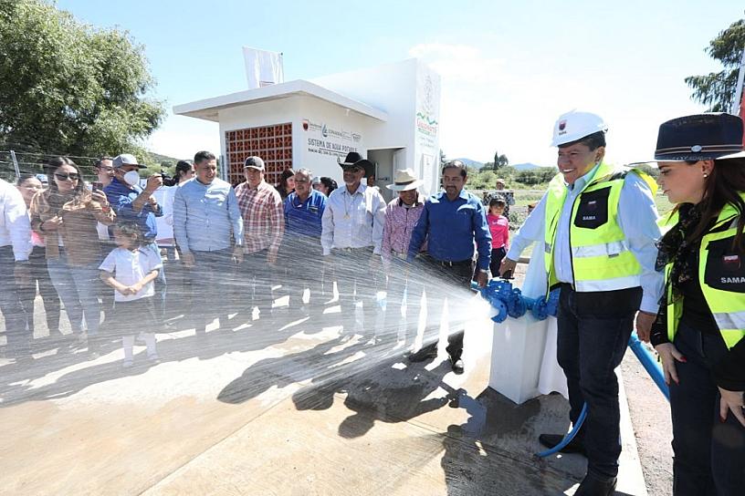 ENTREGA GOBERNADOR POZO DE AGUA EN CHALCHIHUITES