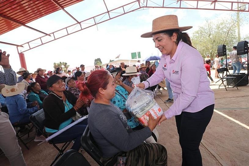 GOBIERNO DE ZACATECAS LLEVA APOYOS SOCIALES A PINOS 