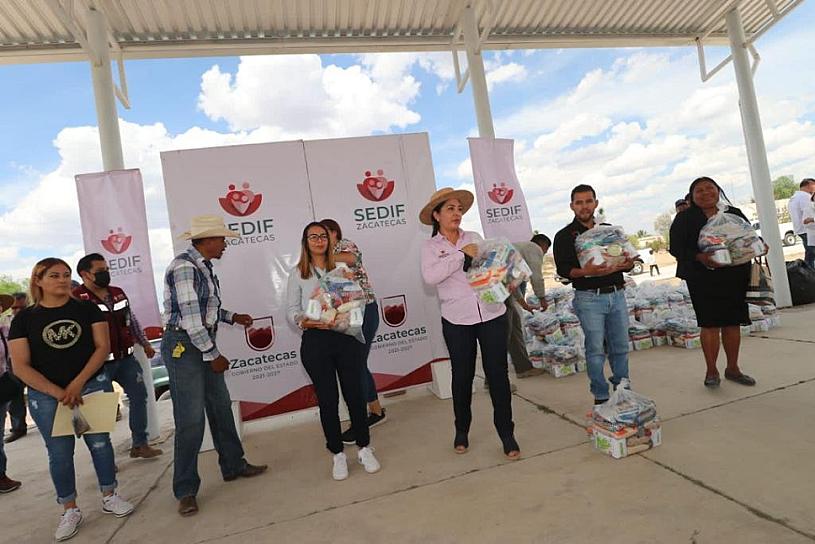 GOBIERNO ESTATAL LLEVA APOYOS SOCIALES A PINOS