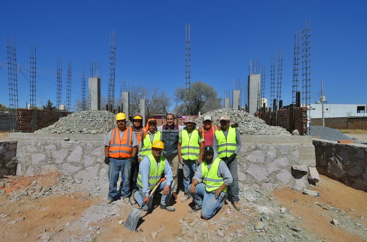 SUPERVISA PEPE SALDÍVAR CONSTRUCCIÓN DE RECINTO RELIGIOSO EN EL BORDO