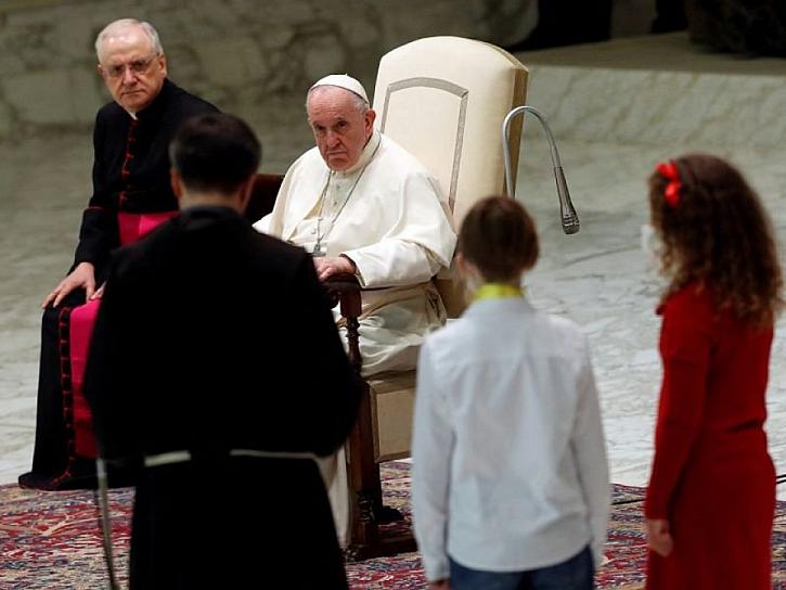 INVITA ZELENSKI AL PAPA FRANCISCO A MEDIAR ENTRE UCRANIA Y RUSIA