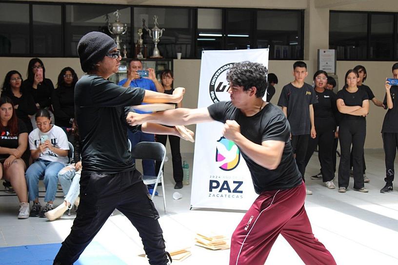 HACEN UTZAC Y CECYTE FRESNILLO DEMOSTRACIÓN DE ARTES MARCIALES 