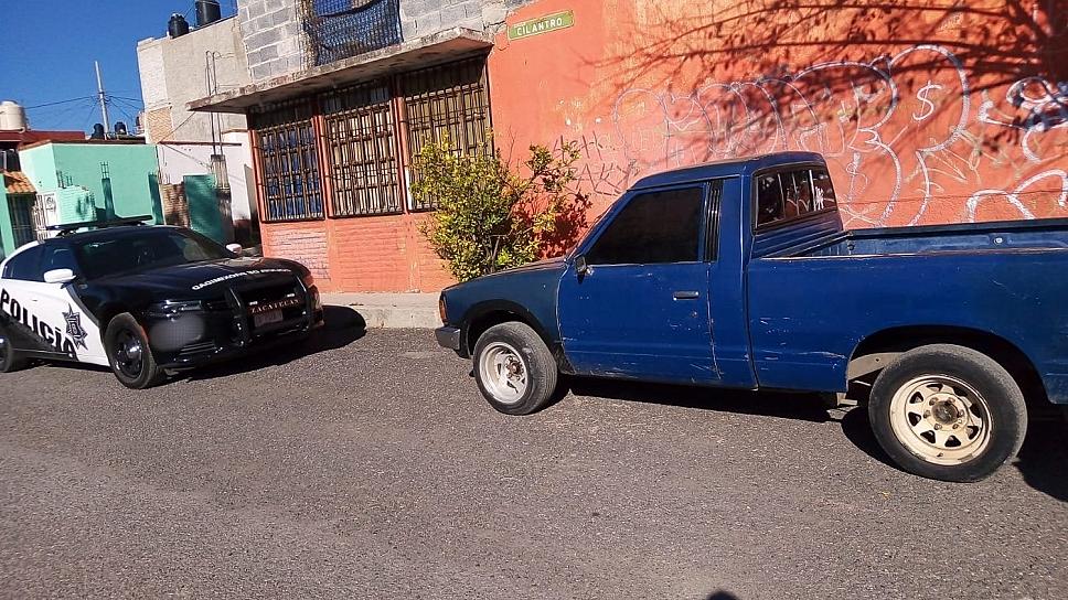 HALLAN CAMIONETA CON REPORTE DE ROBO EN LAS HUERTAS