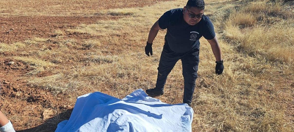HALLAN A HOMBRE MUERTO JUNTO A SU MOTOCICLETA