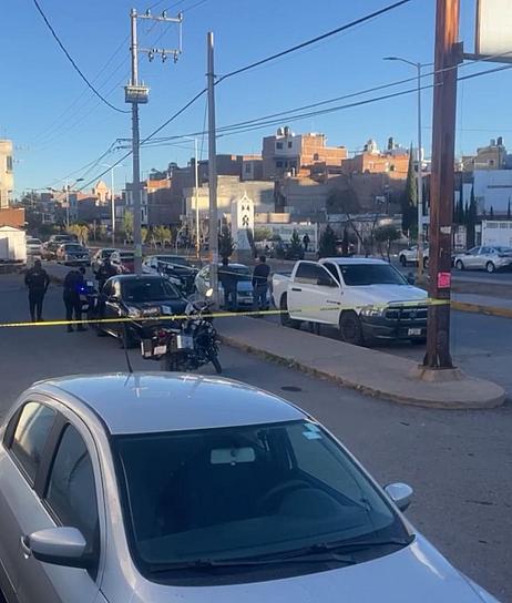 HALLAN MUERTO A UN HOMBRE AL INTERIOR DE UN VEHÍCULO EN GUADALUPE