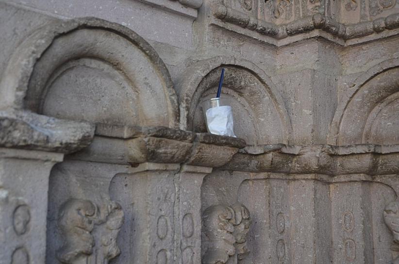 HASTA LOS ÁBSIDES DE CATEDRAL SE USAN COMO BASUREROS