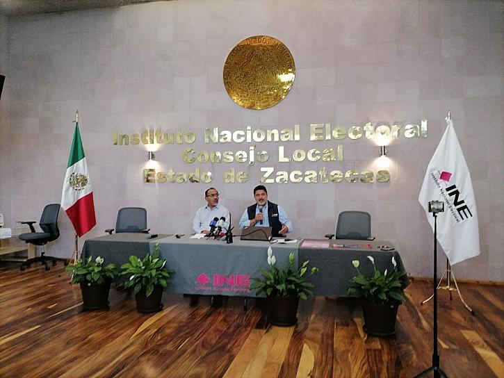 AVANZA ENTREGA DE NOMBRAMIENTOS A FUNCIONARIOS DE CASILLA