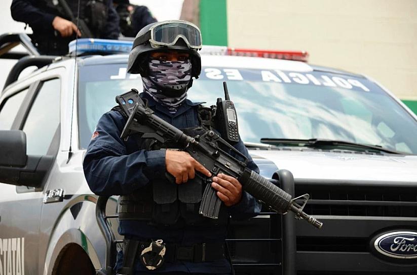 HIEREN A DOS POLICÍAS DE LA PEP EN ENFRENTAMIENTO 