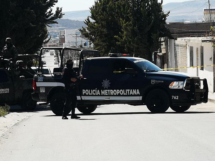 HIEREN A UN HOMBRE QUE SE ENCONTRABA EN UN TALLER MECÁNICO 