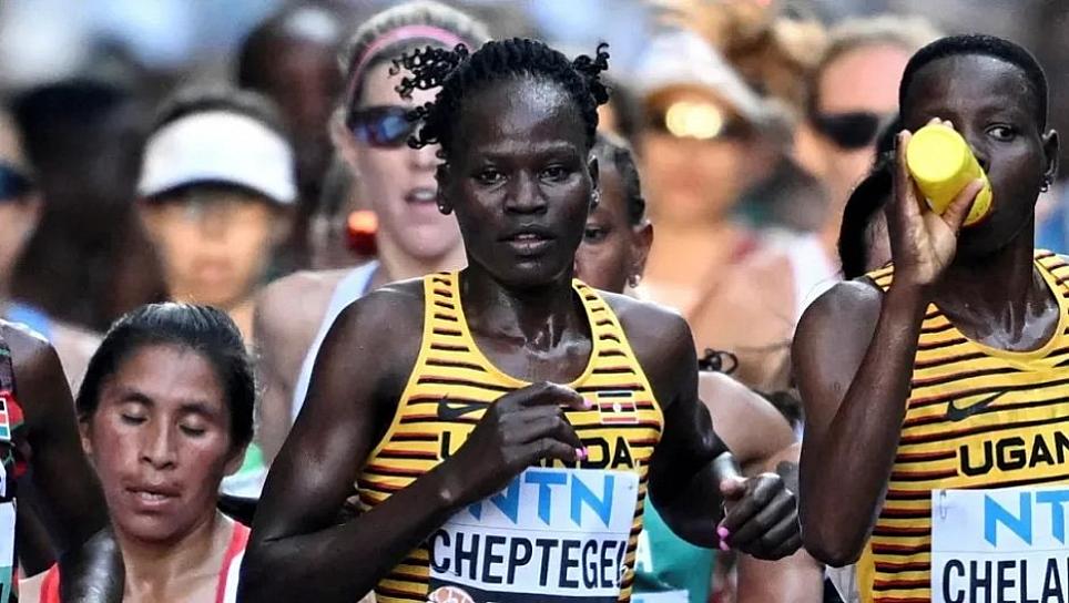 HOMBRE ACUSADO DE ASESINAR A LA ATLETA REBECCA CHEPTEGEI MUERE POR QUEMADURAS