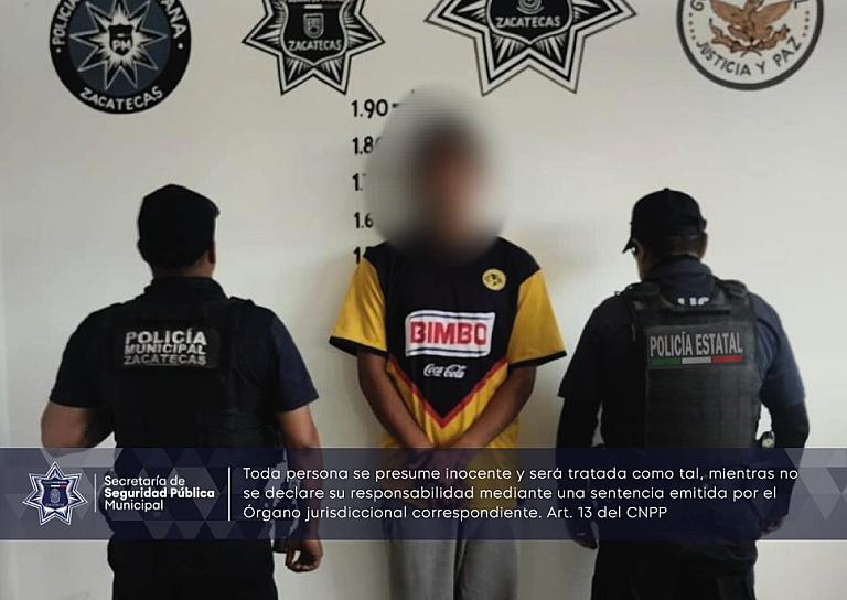 HOMBRE AGREDE Y AMENAZA A SU FAMILIA; TERMINA DETENIDO 