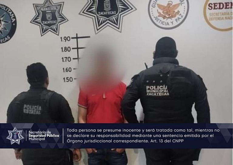 HOMBRE ES DETENIDO POR GOLPEAR A SU PAREJA EN LA CNOP
