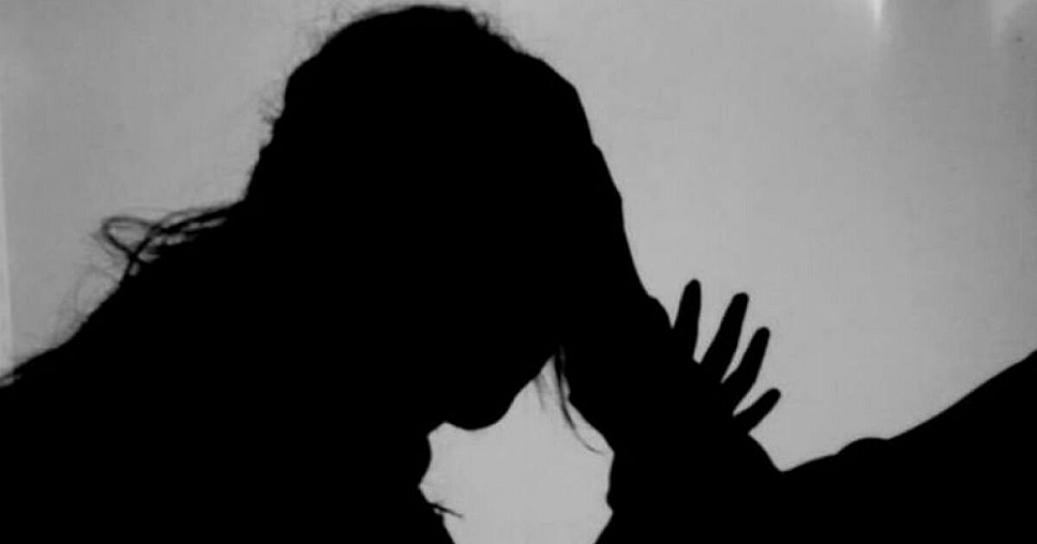 HOMBRE ROCÍA GASOLINA Y PRENDE FUEGO A SU PAREJA; DESPUÉS HUYE DEL LUGAR
