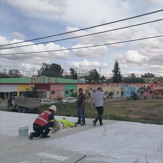 HOMBRE SUFRE DESCARGA ELECTRÍCA CUANDO TRABAJABA 