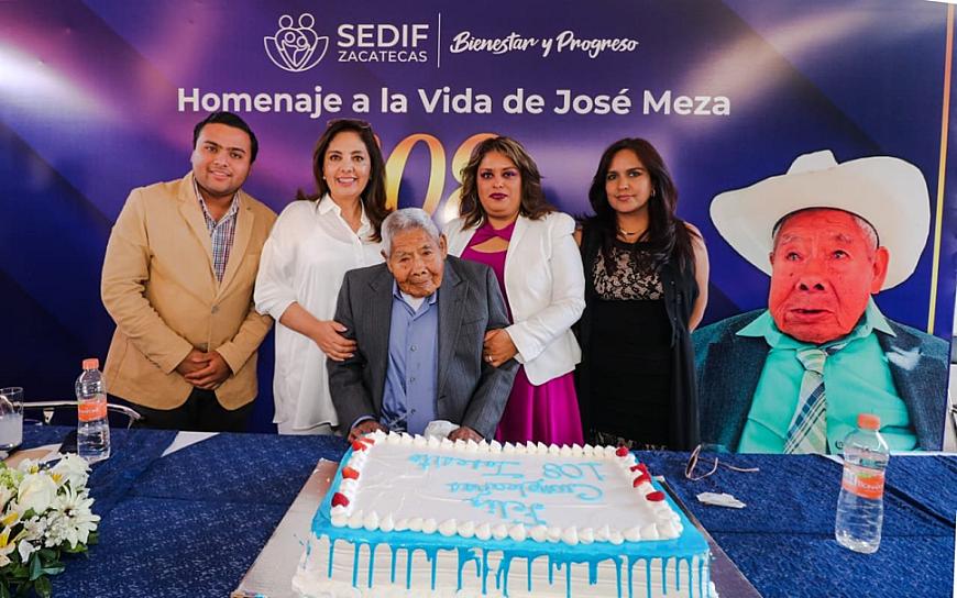 HOMENAJEAN A DON JOSÉ POR SUS 108 AÑOS