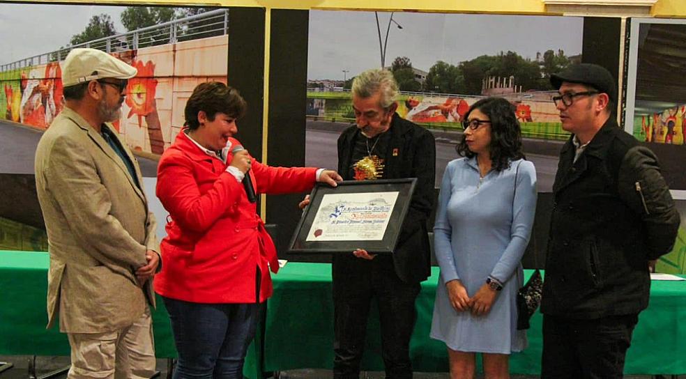 HOMENAJEAN AL ARTISTA MANUEL DENNA