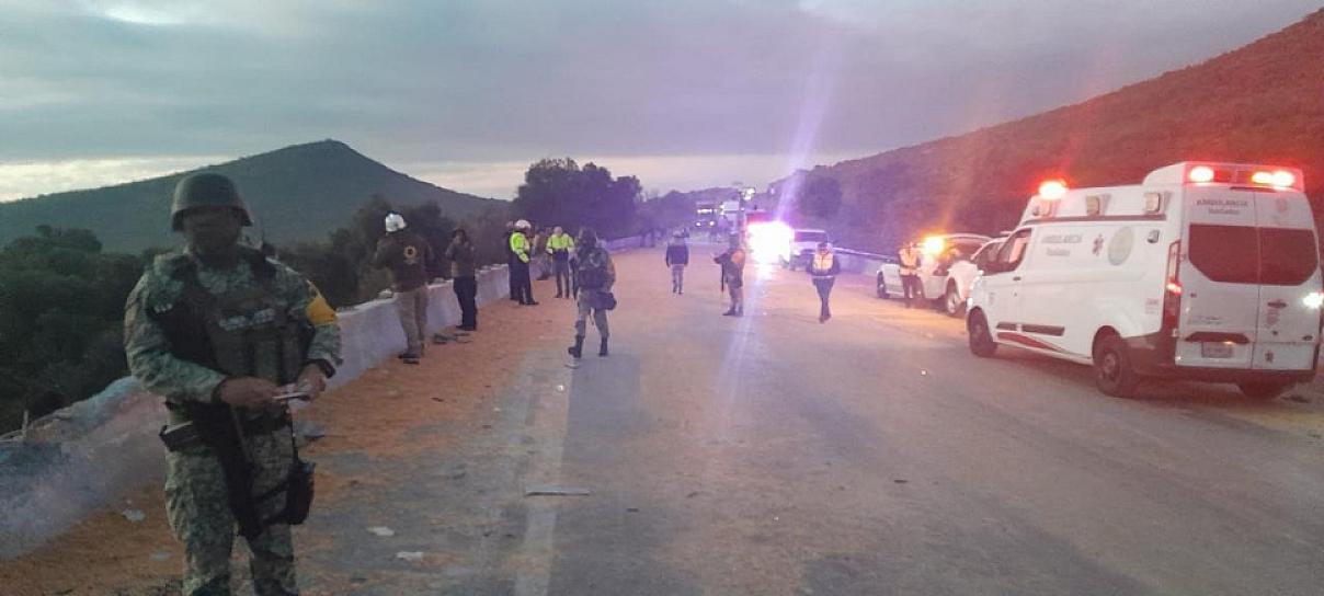 IDENTIFICAN A 17 DE LAS 19 VÍCTIMAS DEL ACCIDENTE EN CARRETERA AGUASCALIENTES-ZACATECAS