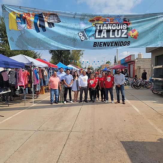 INAUGURAN FORMALMENTE TIANGUIS "LA LUZ"