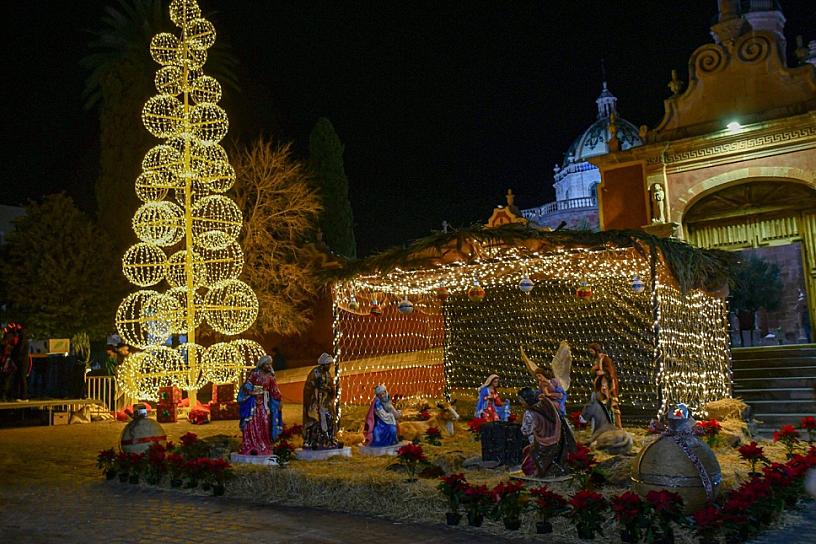 Iluminan el corazón de Guadalupe para celebrar la Navidad