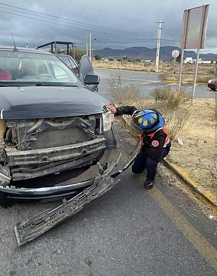 Impacta camioneta a un motociclista en la salida a Jerez; en la moto iba una mujer embarazada