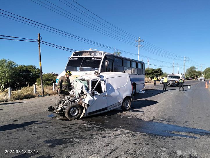 IMPACTA CHOFER DE RUTA 1 A VEHÍCULO COMPACTO; HAY UNA PERSONA LESIONADA 