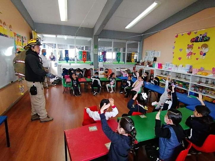 IMPARTEN BOMBEROS PLÁTICAS&nbsp;A NIÑOS&nbsp;DEL CENDI&nbsp;