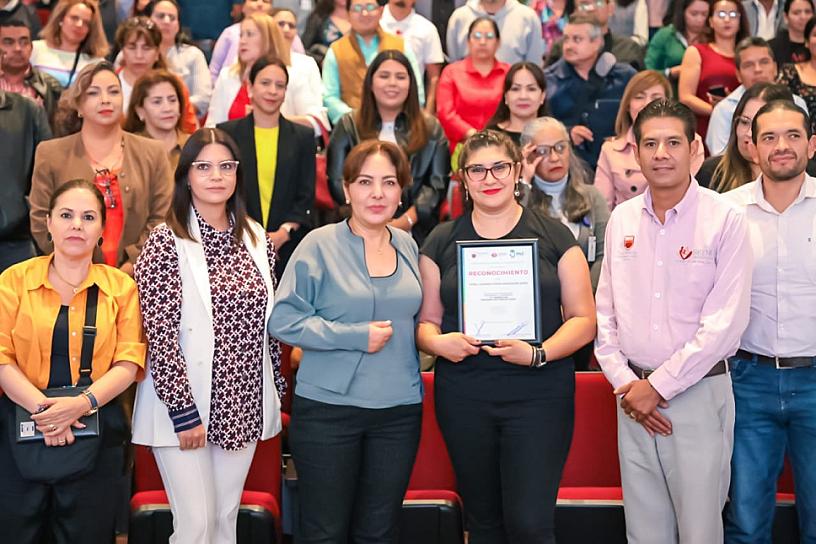 IMPARTEN CONFERENCIA PARA ERRADICAR EL CIBERBULLYING