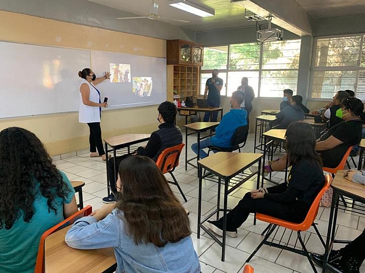 IMPARTEN CONFERENCIAS DE POLICÍA CIBERNÉTICA A ESTUDIANTES JEREZANOS 
