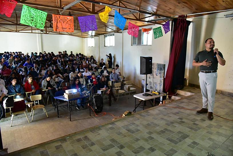 IMPARTEN CONFERENCIA SOBRE CIBERSEGURIDAD A JÓVENES DE VALPARAÍSO 