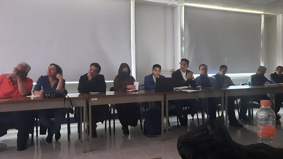 IMPARTEN FUNCIONARIOS CHARLAS ACADÉMICAS EN EL DEC UAZ