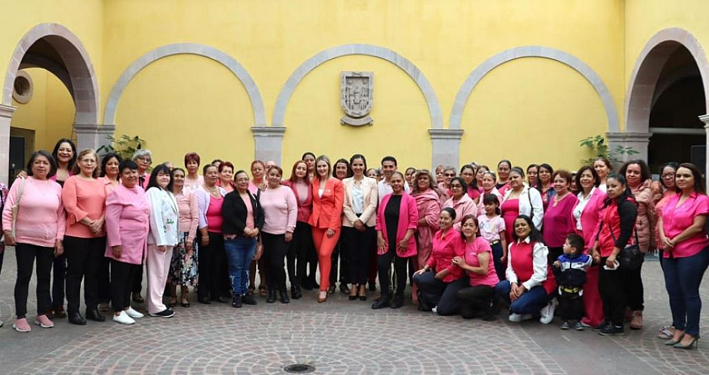 IMPARTEN TALLERES PARA LA DETECCIÓN DEL CÁNCER DE MAMA EN LA CAPITAL