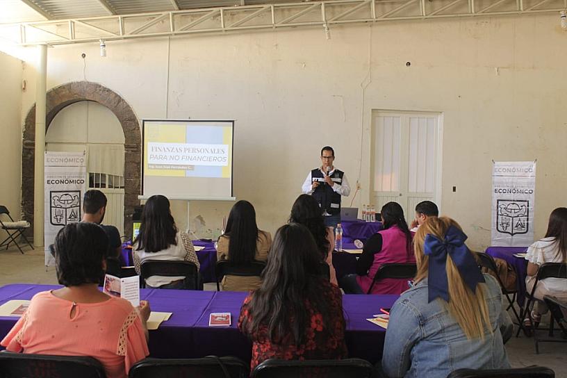 IMPARTEN TALLER “FINANZAS PARA LOS NO FINANCIEROS” EN RÍO GRANDE