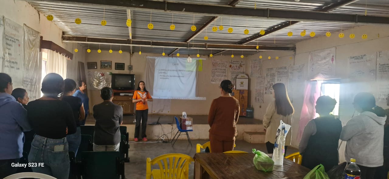 IMPARTE MOVIMIENTO CIUDADANO PLÁTICA SOBRE VIOLENCIA DE GÉNERO EN MONTE MARIANA