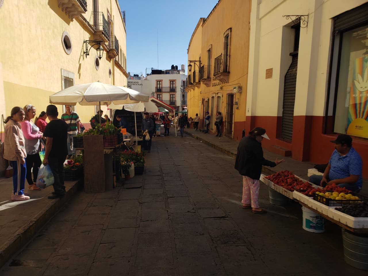 ARRANCA TIANGUIS DE CUARESMA EN GARCÍA DE LA CADENA
