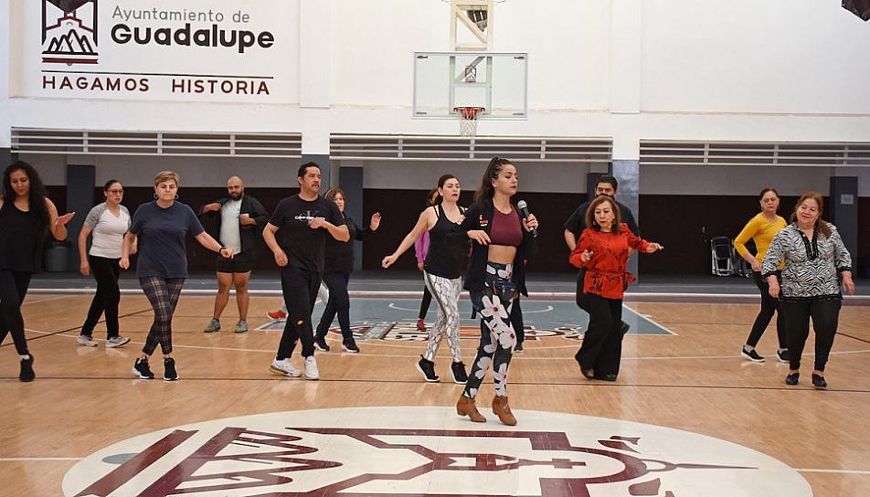 IMPULSAN ACTIVACIÓN FÍSICA A TRAVÉS DE TALLERES DE BAILE
