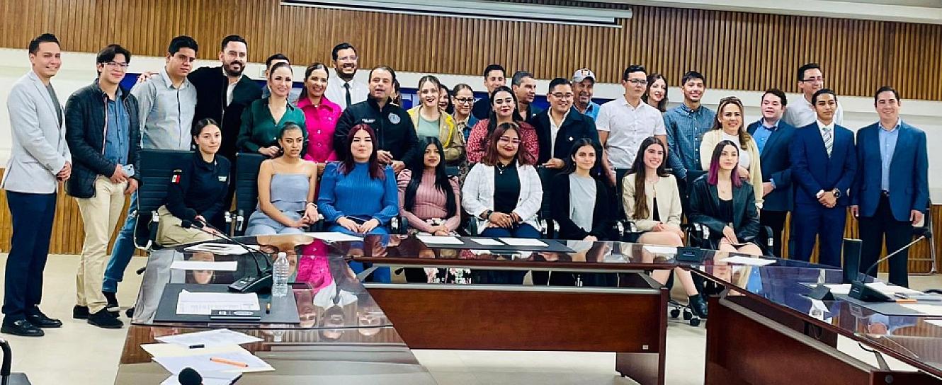 IMPULSAN FORMACIÓN CÍVICA CON EL PRIMER CABILDO JUVENIL 