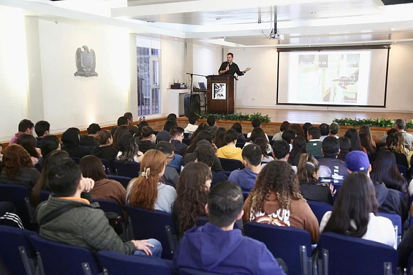 IMPULSA ULISES MEJÍA HARO LA CULTURA EMPRENDEDORA ENTRE LA JUVENTUD 