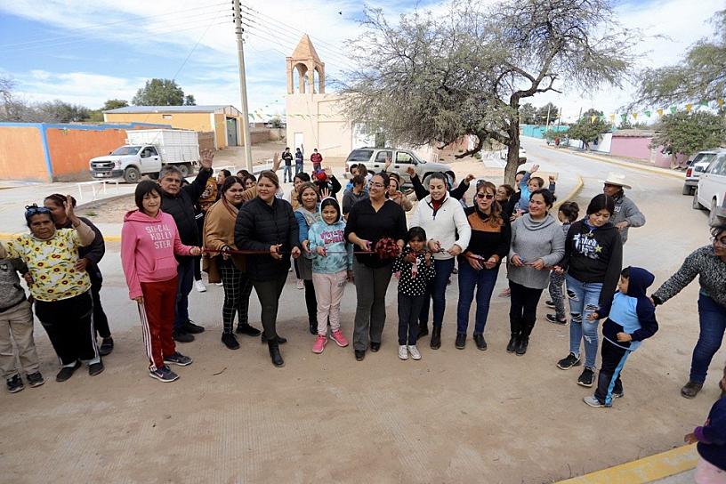 INAUGURA ALCALDESA OBRAS EN TAPIAS DE SANTA CRUZ Y EL EPAZOTE 